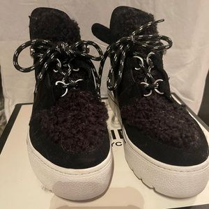 J-Slides shearling sneaker. Black size 6 1/2